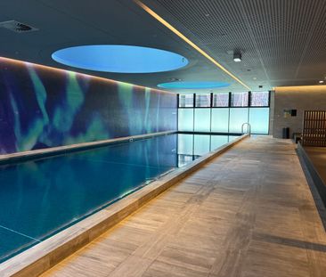 Luxury Skyline Apartment in the heart of Melbourne Aurora - Photo 2