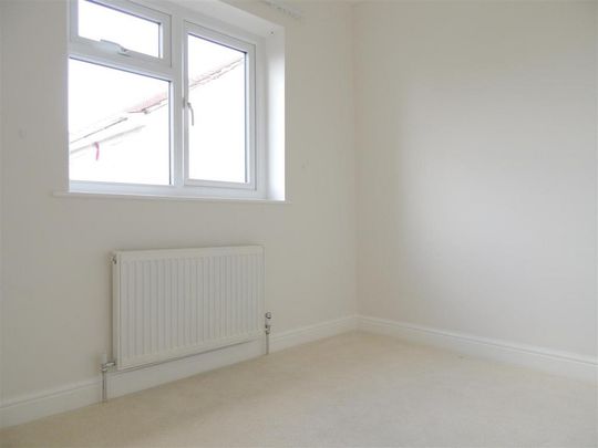 3 bedroom end of terrace house to rent - Photo 1