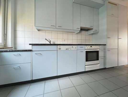 Geräumige Wohnung an zentraler Lage! - Foto 1