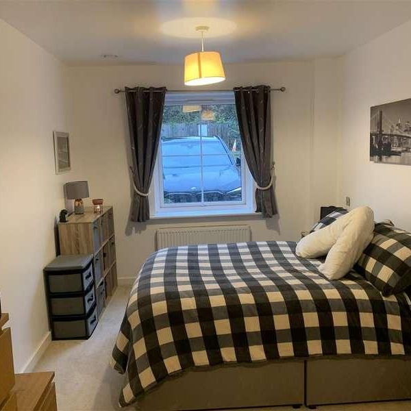 Dunton Green, Sevenoaks, TN14 - Photo 1