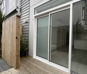 Te Atatu Peninsula, 2 bedrooms - Photo 5