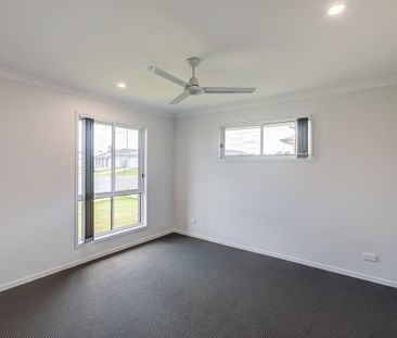 Brand New Family Home - Park Lane Estate! - Photo 3