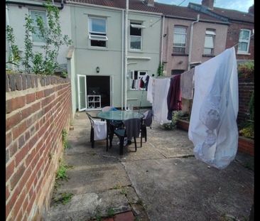 Room in a Shared House, Hayward Road, BS5 - Photo 4