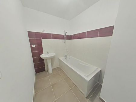 Location Appartement 3 pièces 56m² ROMANS SUR ISERE 26100 - Photo 5