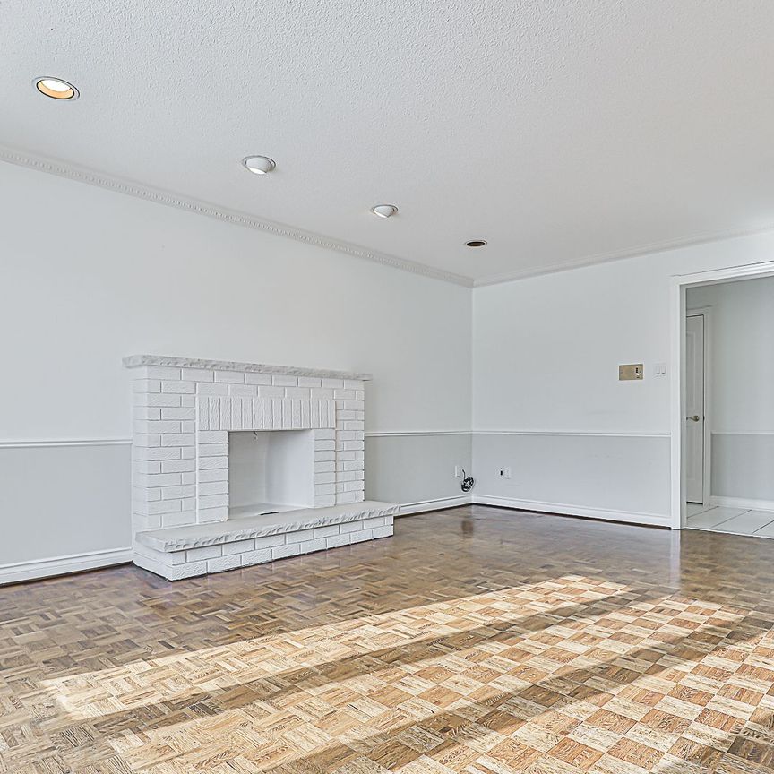 For Lease - 201 Strathearn Avenue, Richmond Hill, Ontario - Photo 1