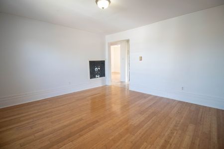 Spacious 2 Bedroom Unit in Niagara Falls! - Photo 2