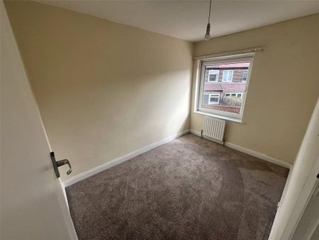 2 bedroom semi-detached house to rent - Photo 4