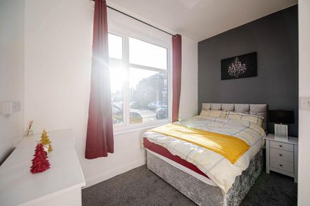 5 bedroom house of multiple occupation to rent - Photo 3