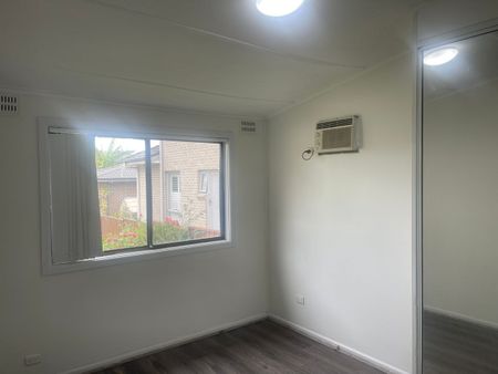 GREAT LOCATION!! RENOVATED 3 BEDROOM HOME! - Photo 2