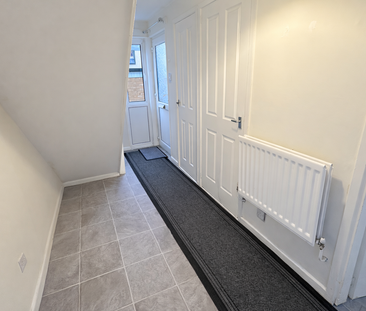 3 bedroom terraced house to rent - Photo 3