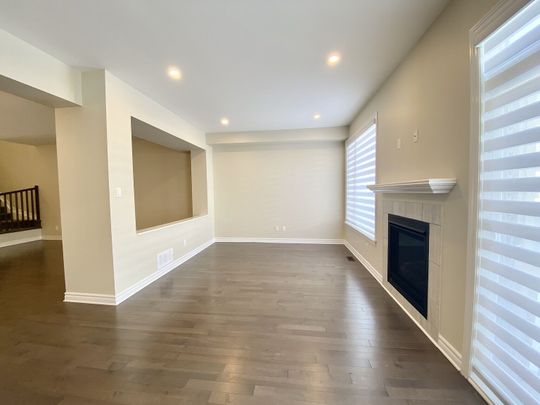 785 Cairn Crescent - Photo 1