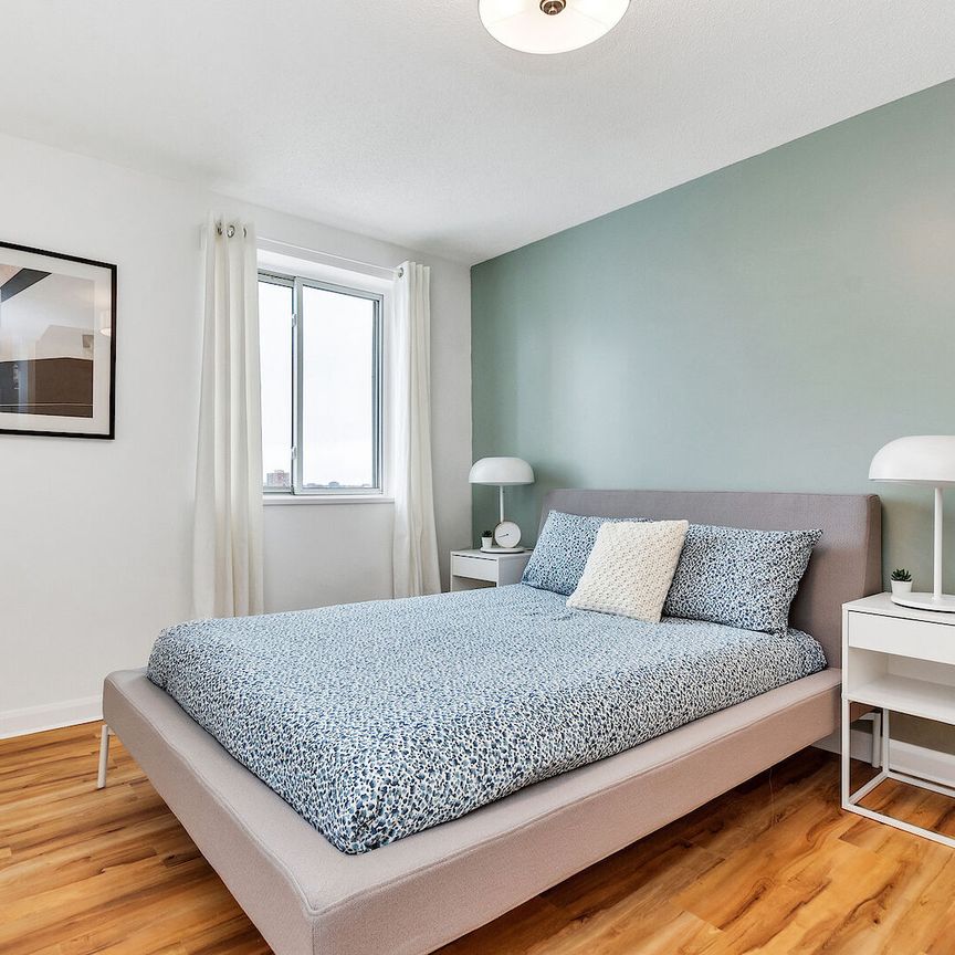 25 Woodridge Crescent, Bayshore - Belltown, Ottawa, ON - Photo 1