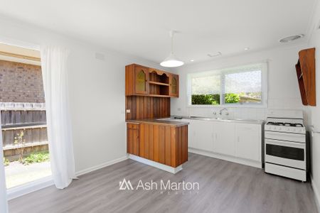 5 Heathmont Close, Frankston, VIC 3199 - Photo 2
