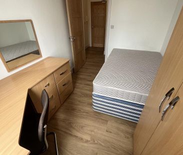 2 bedroom flat to rent - Photo 6