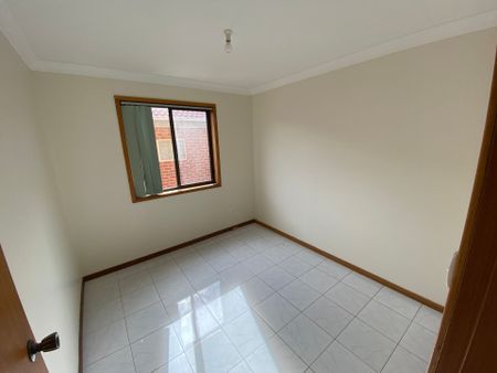 4 Bedroom - 2 Bathroom - Minutes Walk to Beach - Photo 4