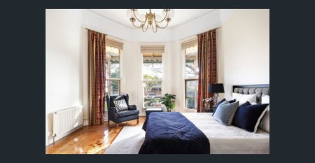 Captivating Family Sanctuary, First-Class Lifestyle Location - Photo 4