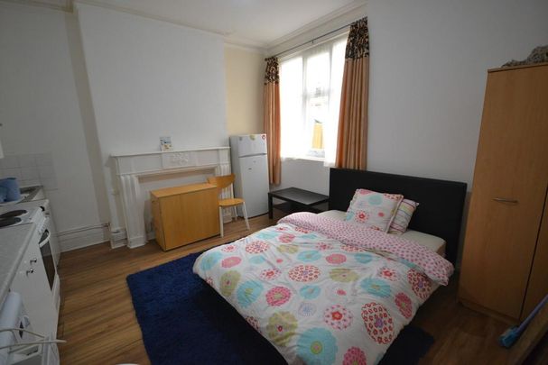 Studio to rent - Photo 1