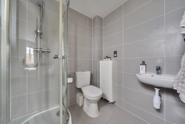 North Town Road, Maidenhead - Photo 1