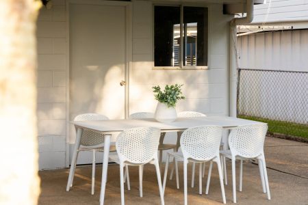 3 Bedroom house Redcliffe Contact Julie Sykes 0438 050 110 6 month lease offered - Photo 5