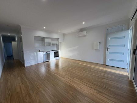 Modern Unit in Sought After Suburb - Photo 5