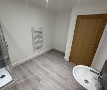 Northampton - Photo 4