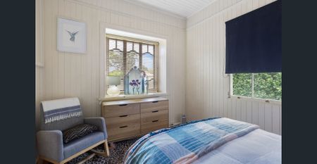 Character filled East Toowoomba Cottage waiting for you to call home! - Photo 3