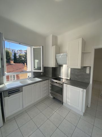 Location Appartement 3 pièces 67m² NICE 06000 - Photo 5