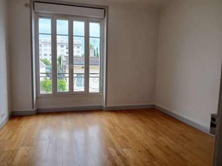 APPARTEMENT Secteur Clémenceau, rue Defrançois,REIMS - Photo 2