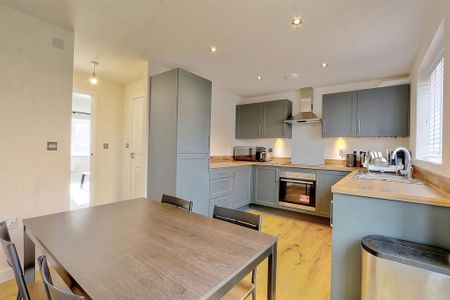 1 bedroom in a house share to rent - Photo 5