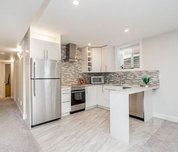 359 13th Street East town house — North Vancouver, BC (0-Bedroom) - 0 Bedroom - Photo 3