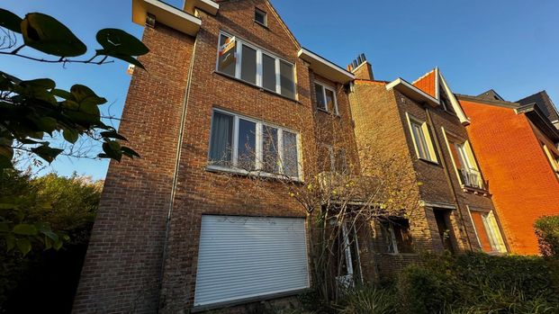 Standaard appartement met 2 slaapkamers en garage in Gent - Photo 1