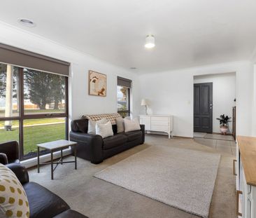 Neat and Comfortable Home in Redan - Photo 3