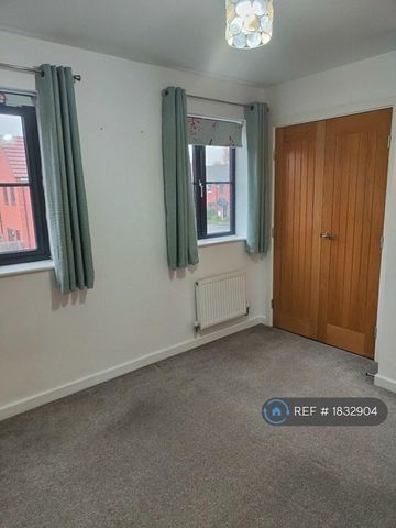 2 bedroom terraced house to rent - Photo 3