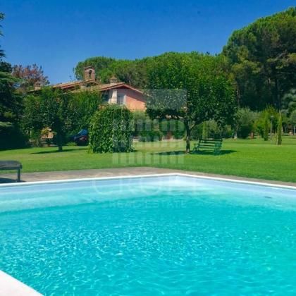 Nepi- Beautiful renovated farmhouse of about 100 square meters, part of a master villa. Fully furnished. Pool .Rif#2281 - Photo 4