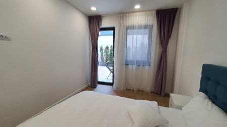 PLOPILOR PREMIUM RESIDENCE: gorgeous apartment for rent in Cluj-Napoca, at 3 minutes from University of Agricultural Sciences and Veterinary Medicine and 15 minutes from University of Medicine and Pharmacy, with living-room, bedroom and a very secured terrace - Fotografie 4