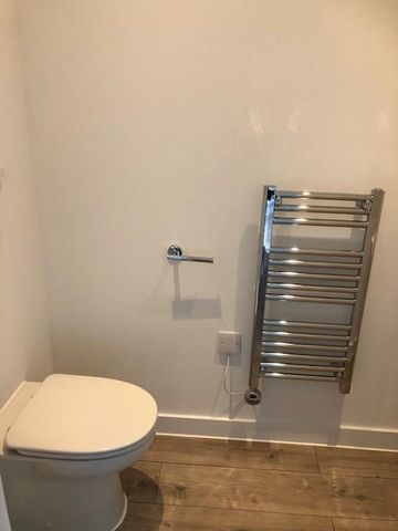 3 bedroom terraced house to rent - Photo 5