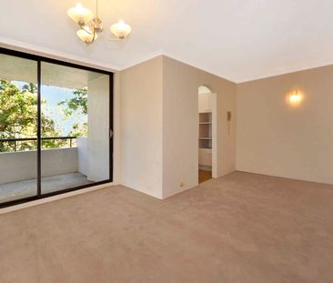Spacious 1 Bedroom in The Heart of Chatswood - Photo 2
