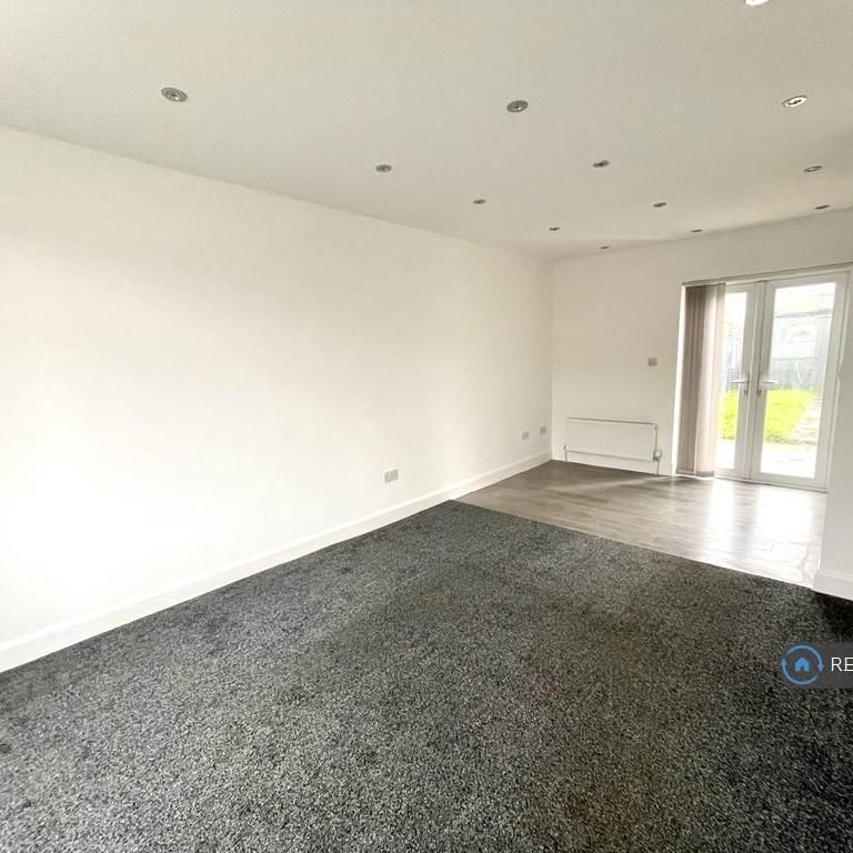 3 bedroom terraced house to rent - Photo 1