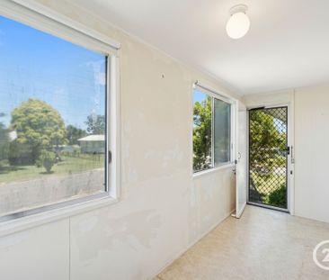 Charming Home on Large Block - Photo 3