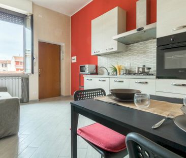 Beautiful room with balcony in Via Pezzotti - Photo 5