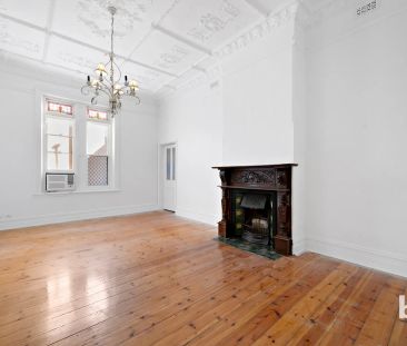 Two Bedroom Home in Sought-After Highgate Location - Photo 2