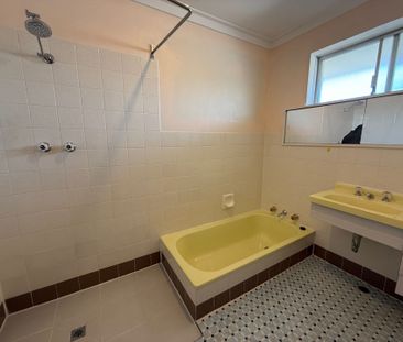 Safety Bay Gem – Neat 3x1 Quadruplex Unit (More Photos Coming Soon!) - Photo 6