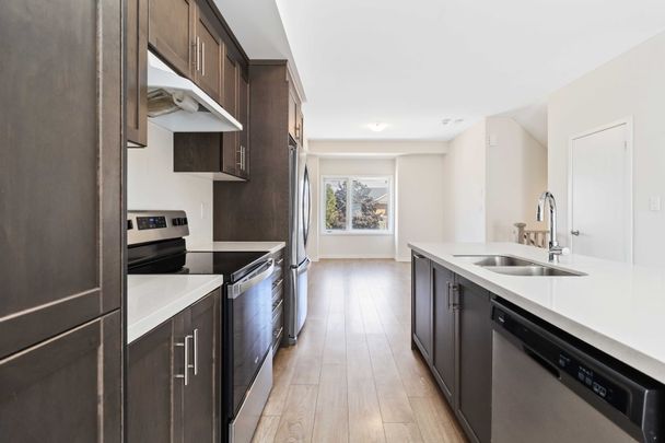 For Lease - 142 Landsbridge Street, Caledon, Ontario - Photo 1