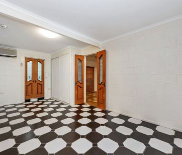 Vintage 2 Bedroom Unit!! DOWNSTAIRS UNIT ONLY - Photo 6
