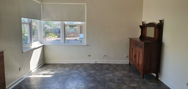 2 Martin Street GLYNDE SA 5070 - Photo 1