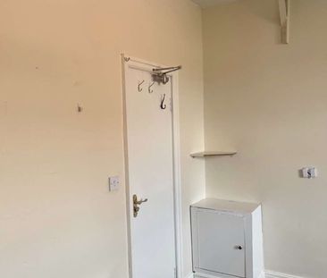 1 Bed Flat, Leeds, LS12 - Photo 6