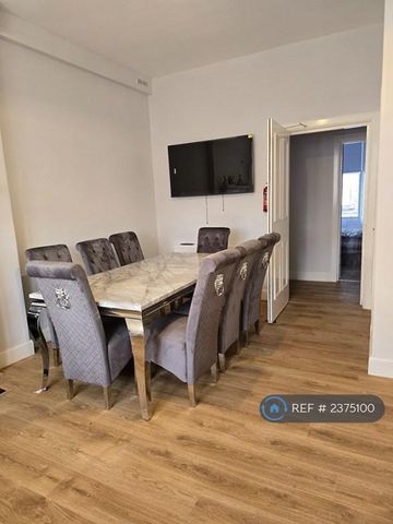 3 bedroom flat to rent - Photo 5