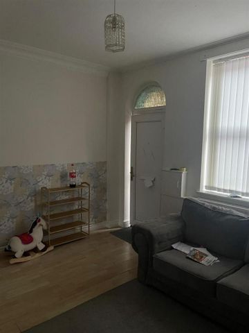 2 bedroom terraced house to rent - Photo 3