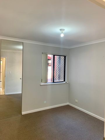 Resort-Style Ground Floor Apartment - Photo 3