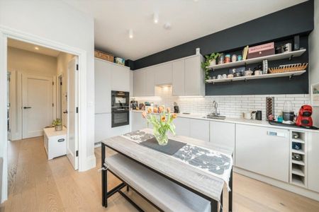 Comeragh Road, West Kensington, W14 - Photo 4